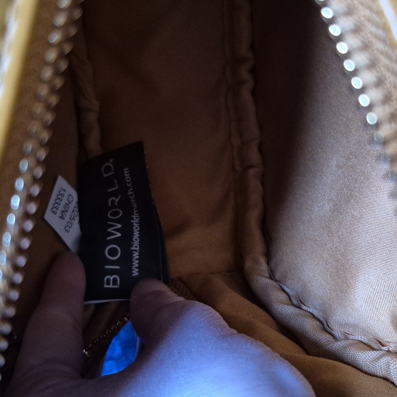 Bioworld Waffle Mickey Mouse Crossbody Bag New With Tags - Picture 11 of 17